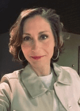 Une image contenant Visage humain, personne, habits, portrait

Le contenu généré par l’IA peut être incorrect.